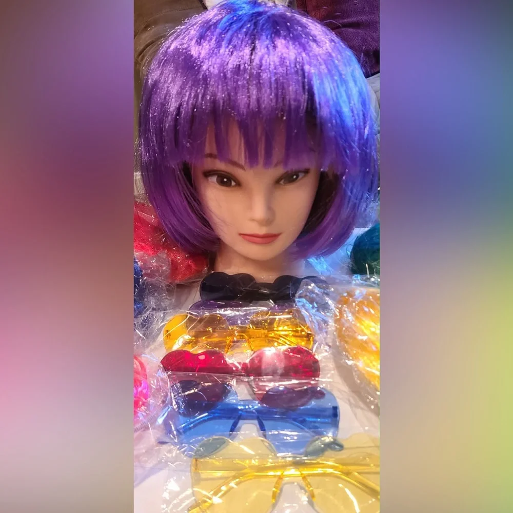Party wigs set of 6 with 6 heart sunglasses